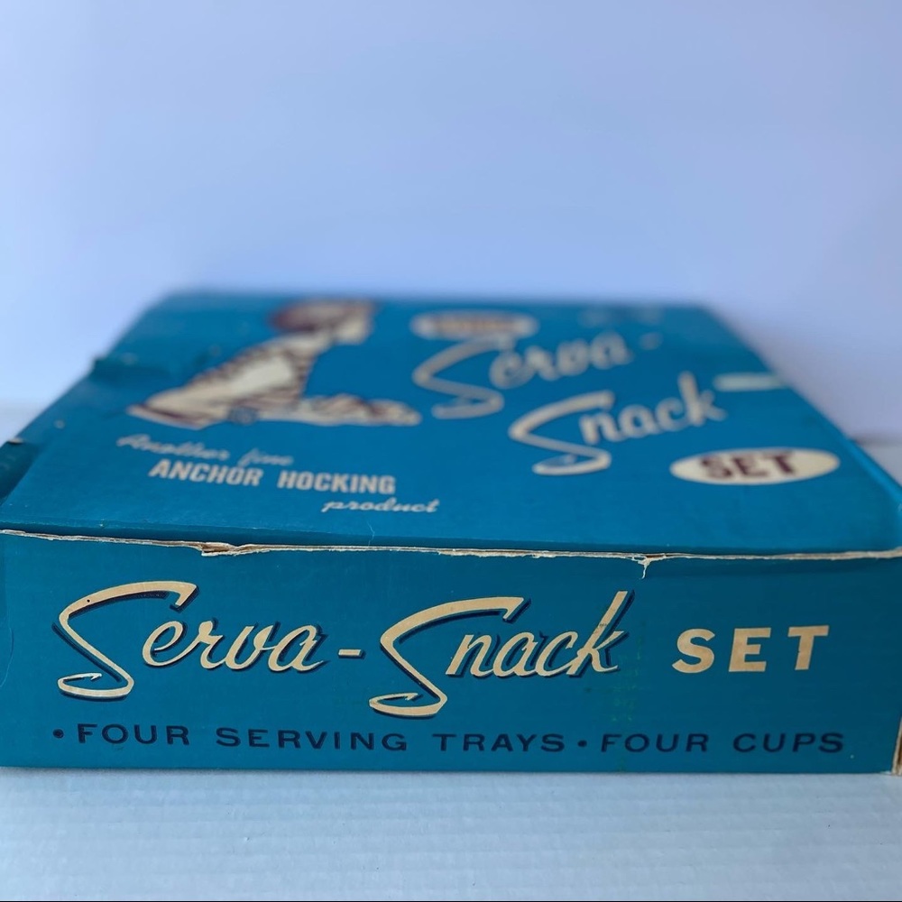 Anchor Hocking 8 piece glass Serva-Snack Set